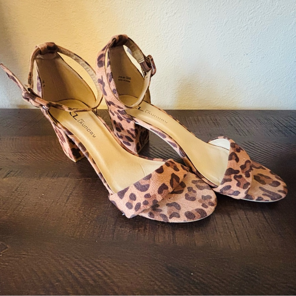 CL by‎ Laundry Leopard Print Block Heel Sandals Size 9 Ankle Strap